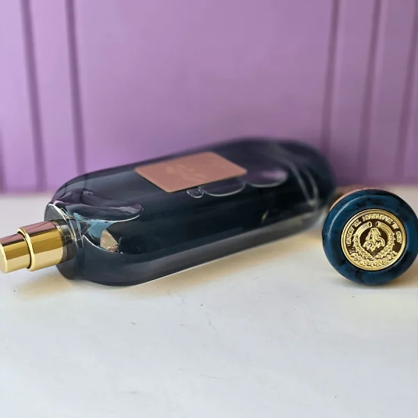 عطر مردانه موصوف آزور آبی ارض الزعفران 100میل