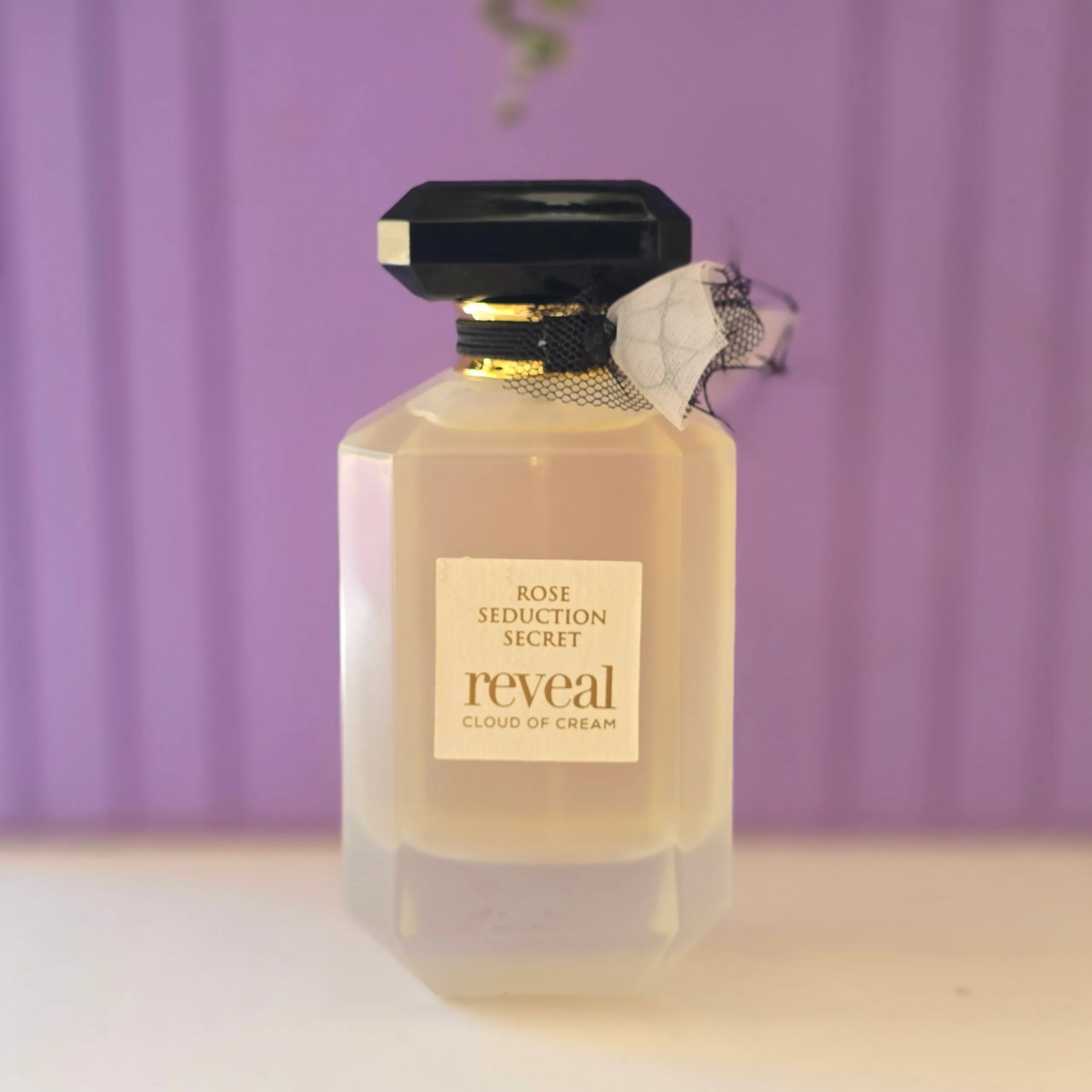 عطر ادکلن زنانه رز سداکشن سکرت رویال (Seduction Secret Reveal) فرگرانس 100 میل ویکتوریا سکرت تیس کرم کلاود دکلن زنانه رز سداکشن سکرت رویال فرگرانس 100 میل