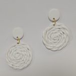 گوشواره پلیمری طرح گیس باف سفید - Image 3