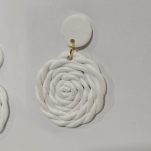 گوشواره پلیمری طرح گیس باف سفید - Image 2