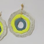 گوشواره پلیمری طرح رنگارنگ - Image 3