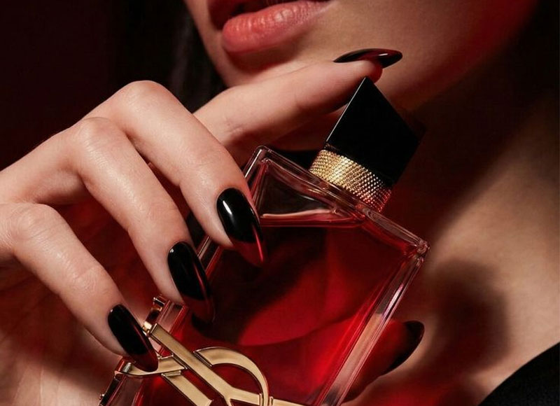 بهترین عطر زنانه از نظر آقایان چیست؟ - خوشبوشو